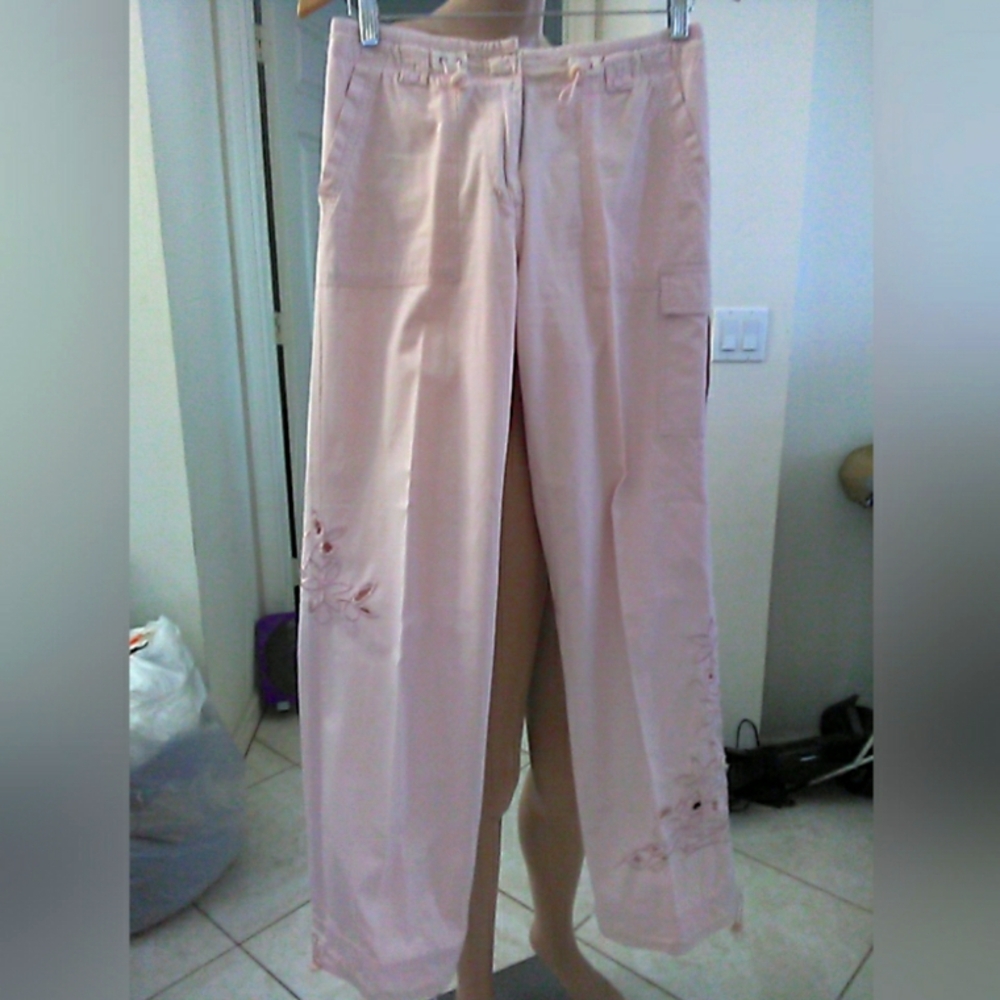 Queenspark BEAUTIFUL Blush Cargo Pants W/ EBROUDERED FLOWERS/ DISTRESSED SZ. 10